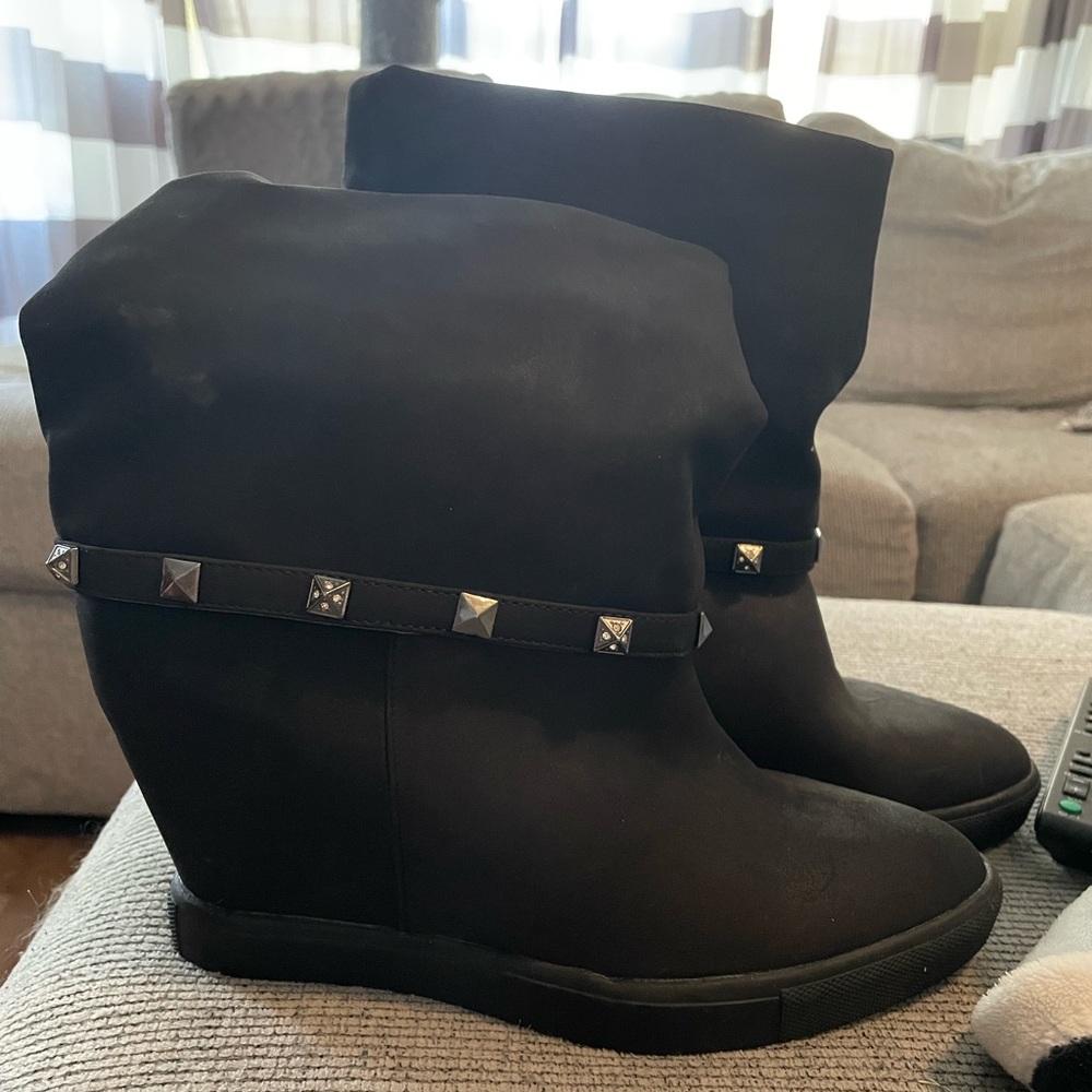 Jennifer Lopez size 10 wedge bootie